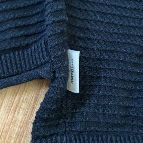 Manguun Men’s Black Crewneck Sweater with Contrasting Pocket Sz L - Picture 5 of 5